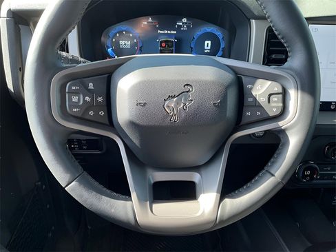 Certified 2025 Ford Bronco Outer Banks w/ Sasquatch Package image 33