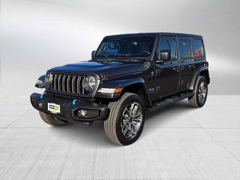 Used 2024 Jeep Wrangler Sport S image 4