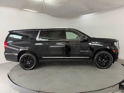 Used 2021 GMC Yukon XL Denali w/ Denali Premium Package AWD/4WD image 5