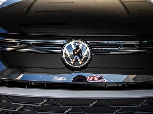 New 2026 Volkswagen Taos S image 8