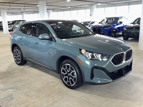 Certified 2025 BMW X2 xDrive28i image 2