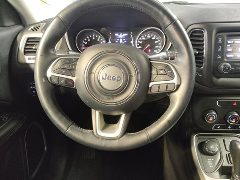 Used 2018 Jeep Compass Latitude w/ Cold Weather Group image 22