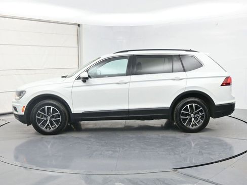 Used 2021 Volkswagen Tiguan SE w/ Panoramic Sunroof Package AWD/4WD image 21
