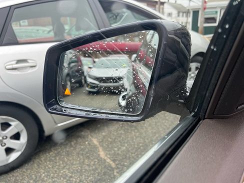 Used 2011 Mercedes-Benz E 350 4MATIC Sedan image 26