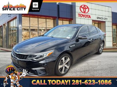 Used 2019 Kia Optima S w/ S Panoramic Sunroof Package