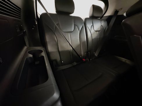 Used 2024 Kia Sorento S image 30