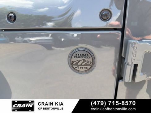 Used 2023 Jeep Gladiator Sport AWD/4WD image 11