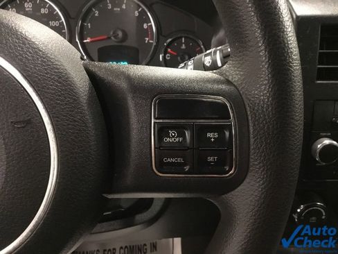 Used 2011 Jeep Liberty Sport image 42