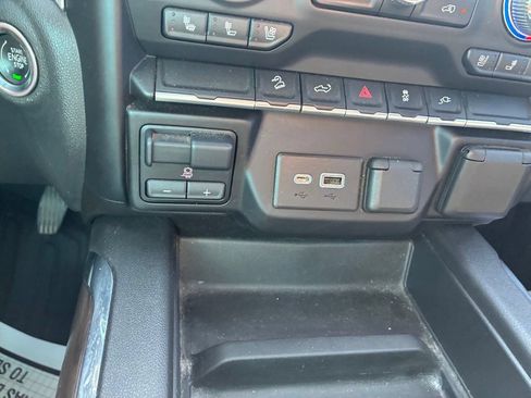 Used 2022 GMC Sierra 1500 SLT w/ SLT Premium Package AWD/4WD image 26
