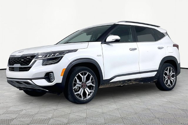 Certified 2022 Kia Seltos SX w/ Sunroof Package AWD/4WD image 1