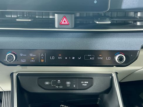 New 2026 Kia Carnival EX image 25