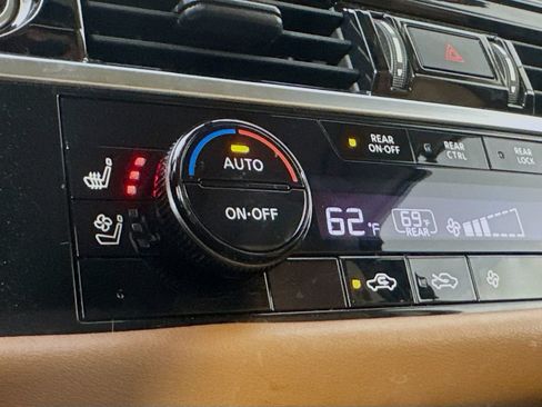 Used 2022 Nissan Pathfinder Platinum w/ Cargo Package AWD/4WD image 24
