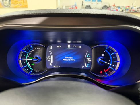 Used 2023 Chrysler Pacifica Touring-L FWD image 47