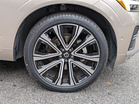 Certified 2023 Volvo XC60 B5 Ultimate image 12