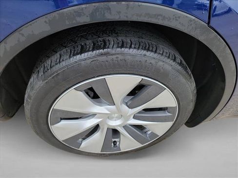 Used 2023 Tesla Model Y Long Range AWD/4WD image 11
