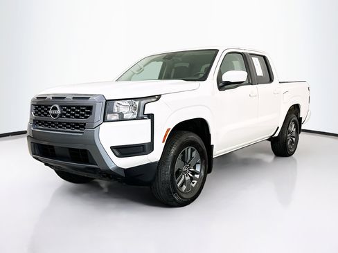 Used 2025 Nissan Frontier SV AWD/4WD image 3