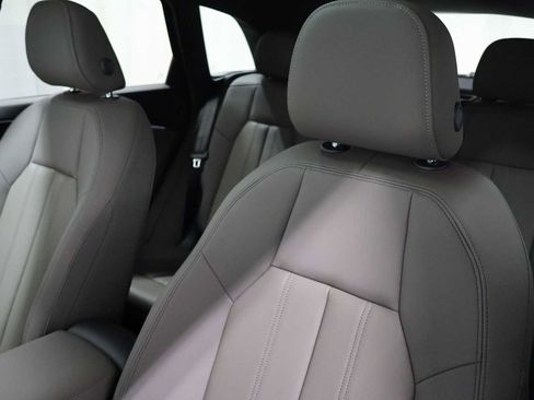 Certified 2025 Audi Q5 Premium w/ Convenience Package AWD/4WD image 16