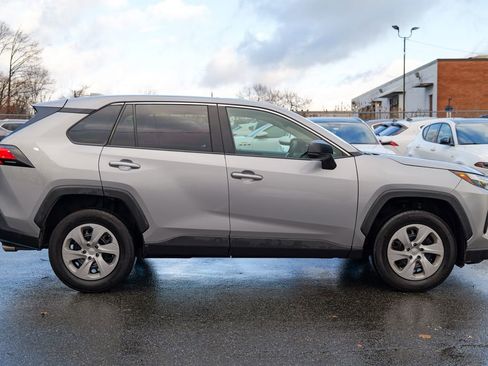 Used 2024 Toyota RAV4 LE AWD/4WD image 8
