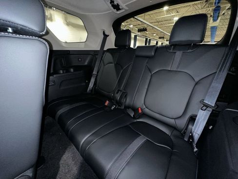 New 2025 Honda Pilot EX-L image 24