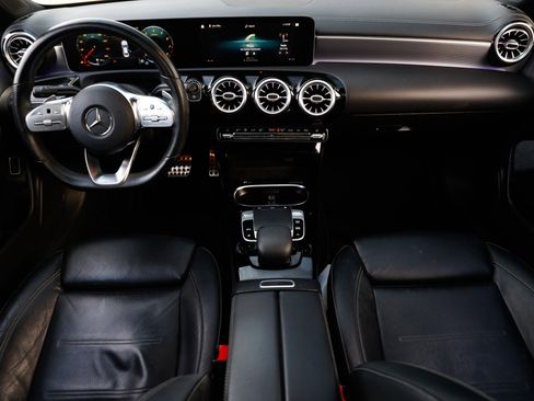 Used 2020 Mercedes-Benz CLA 250 image 2