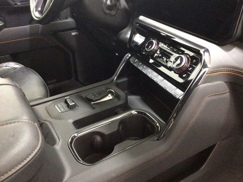 Used 2024 GMC Sierra 2500 AT4 w/ AT4 Premium Plus Package image 31