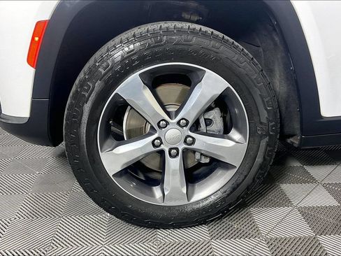 Used 2021 Jeep Grand Cherokee L Limited AWD/4WD image 10