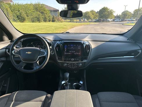 Used 2023 Chevrolet Traverse LT AWD/4WD image 5