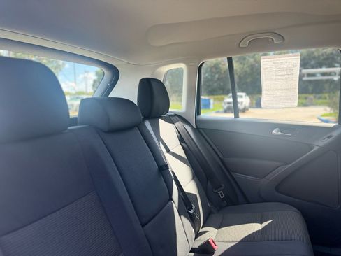 Used 2017 Volkswagen Tiguan Limited w/ Premium Package image 38