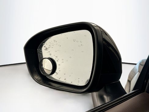 Used 2023 Nissan Rogue SV image 16