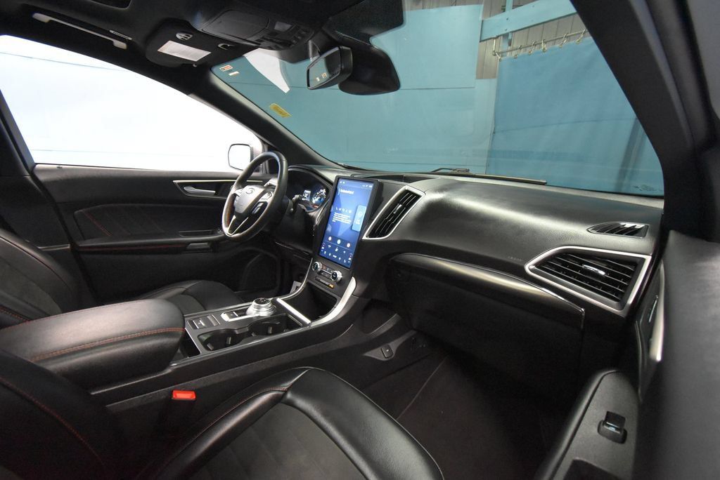 Used 2024 Ford Edge ST-Line AWD/4WD image 25