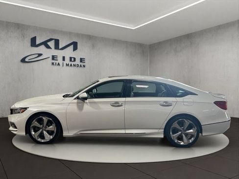 Used 2018 Honda Accord Touring image 8