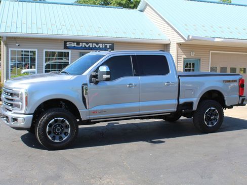 Used 2024 Ford F350 Platinum w/ Tremor Off-Road Package AWD/4WD image 1