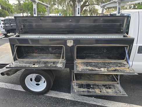 Used 2016 Ford F550 2WD Regular Cab Super Duty image 7