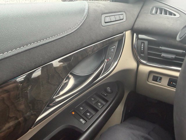 Used 2018 Cadillac ATS Luxury w/ Safety and Security Package AWD/4WD image 14