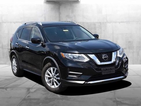 Used 2020 Nissan Rogue SV FWD image 2