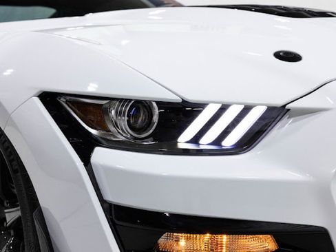 Used 2021 Ford Mustang Shelby GT500 w/ Carbon Fiber Track Pack image 19