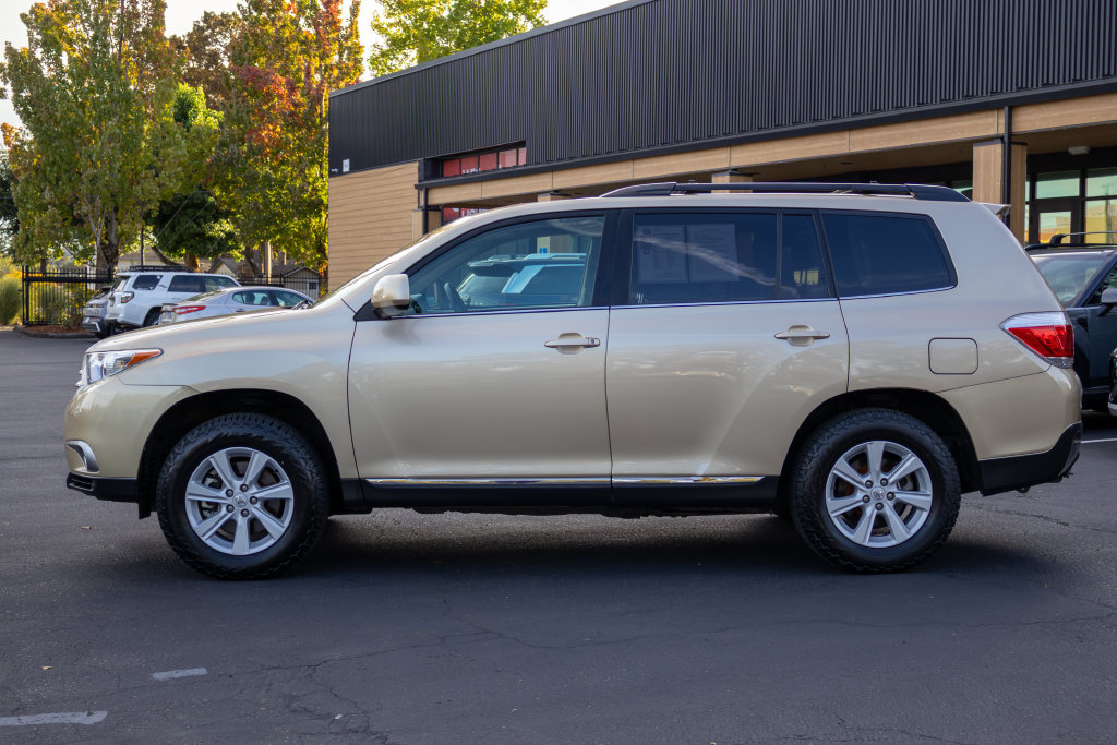 Used 2013 Toyota Highlander SE AWD/4WD image 10