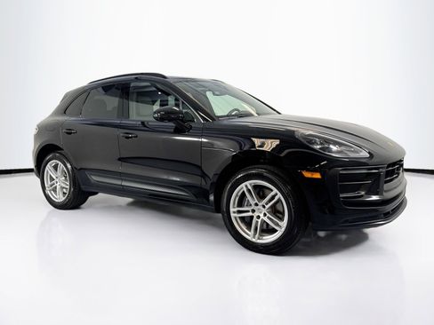 Certified 2025 Porsche Macan image 7