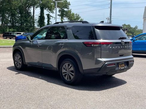 Used 2025 Nissan Pathfinder SV FWD image 24