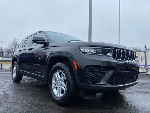 Used 2023 Jeep Grand Cherokee Laredo image 29