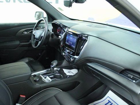 Used 2023 Chevrolet Traverse Premier AWD/4WD image 11