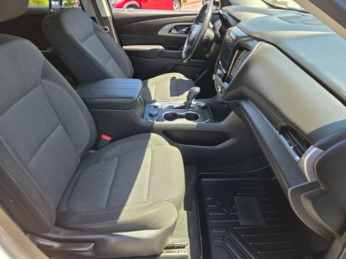 Used 2020 Chevrolet Traverse LT FWD image 15
