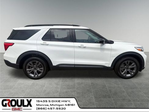 Used 2022 Ford Explorer XLT w/ Equipment Group 202A AWD/4WD image 7