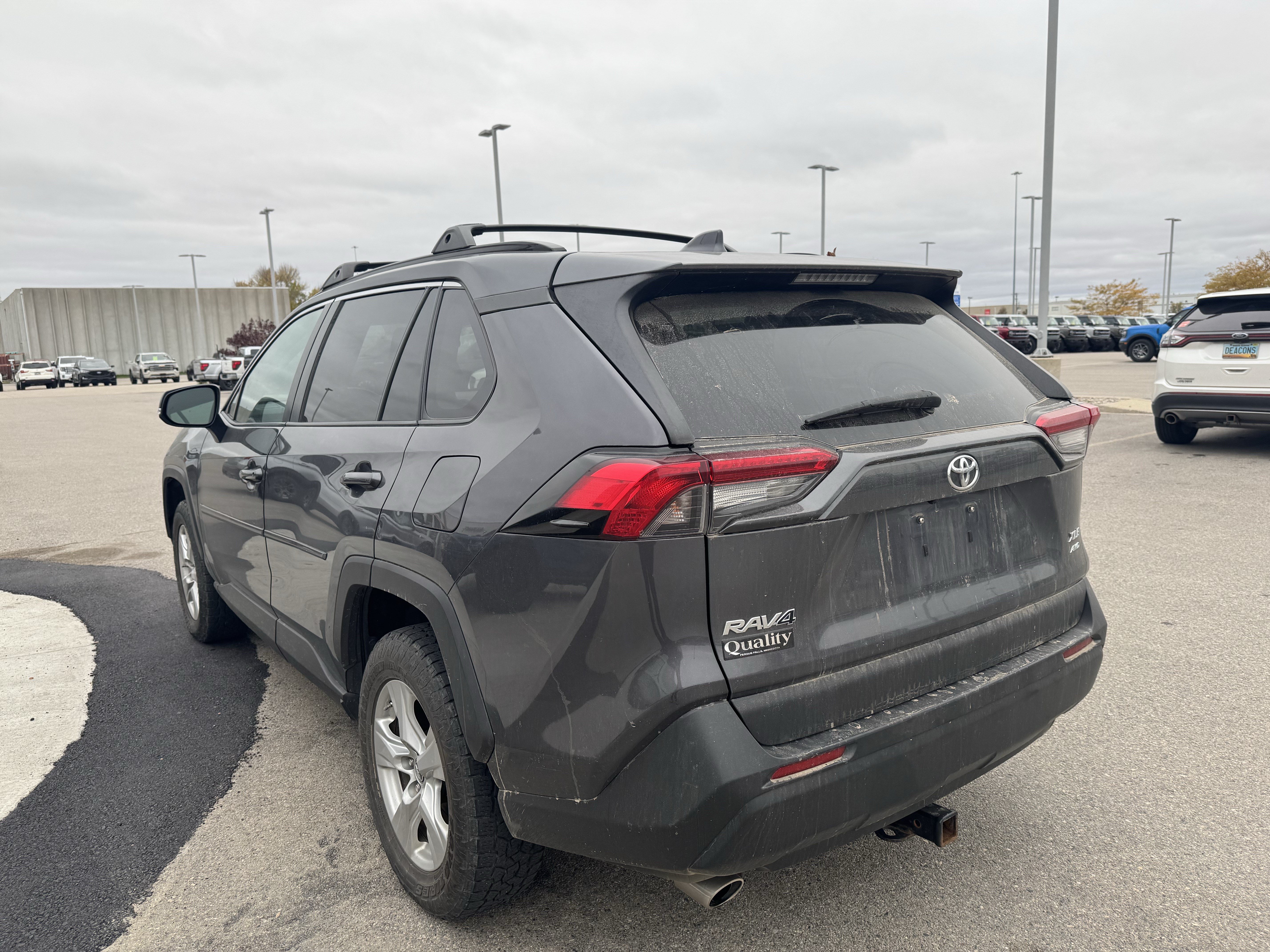 Used 2019 Toyota RAV4 XLE w/ All Weather Liner Package AWD/4WD image 4