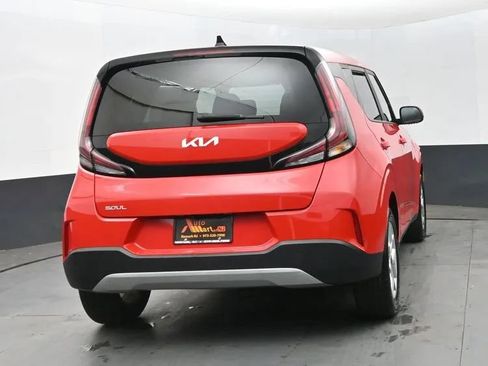 Used 2023 Kia Soul LX w/ Option Group 015 FWD image 8