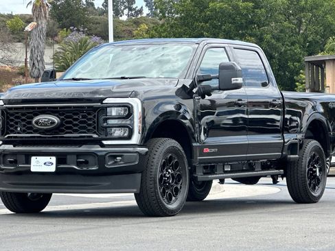 New 2026 Ford F250 Lariat w/ Black Appearance Package AWD/4WD image 7