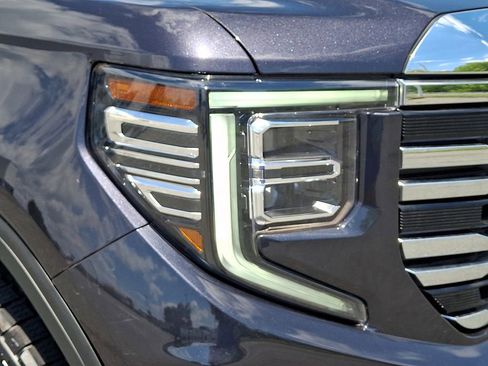 Used 2022 GMC Sierra 1500 Denali AWD/4WD image 9