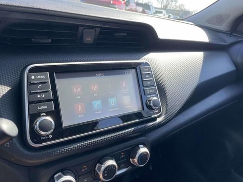 Used 2021 Nissan Kicks S image 18