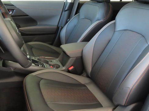 Used 2025 Subaru Crosstrek 2.5i Limited w/ Crosstrek Mirror Package image 13