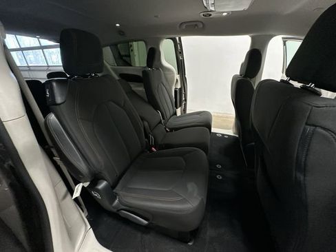 Used 2018 Chrysler Pacifica Touring Plus w/ Tire & Wheel Group image 24